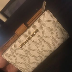 Michael kors wallet